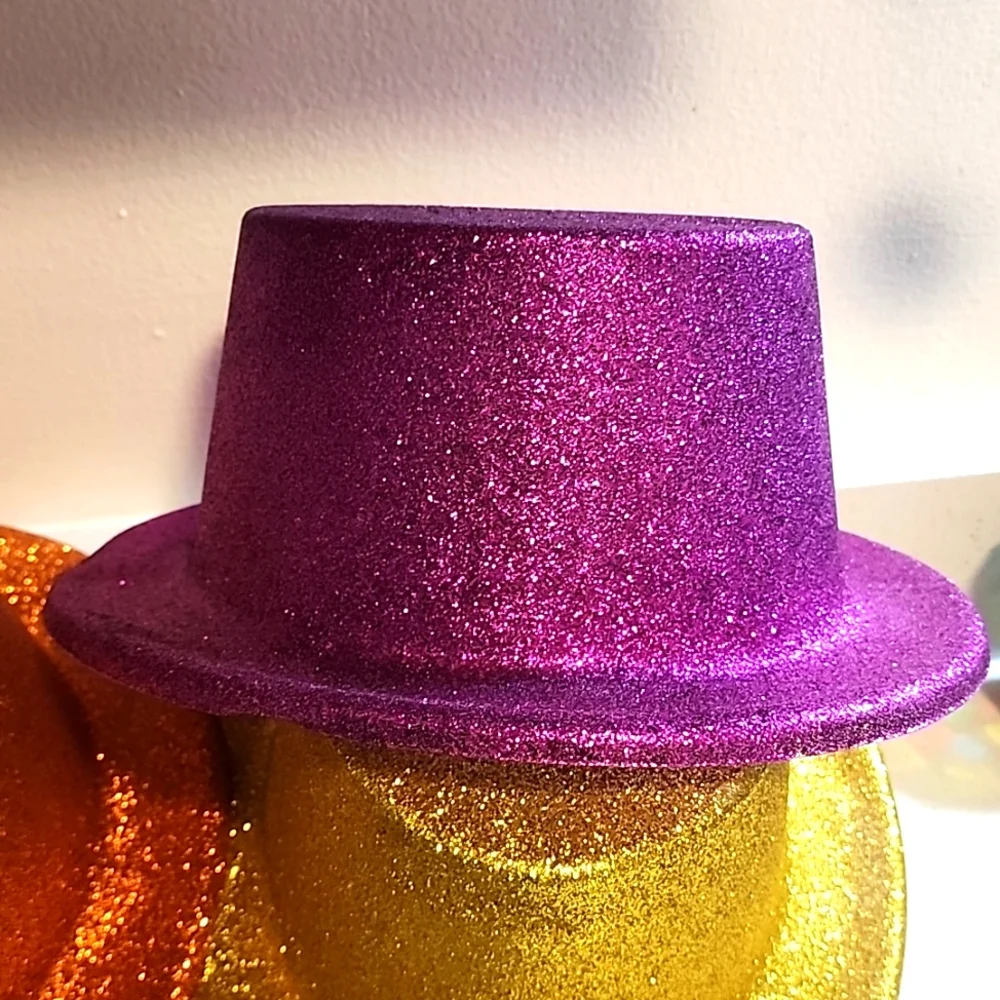 Party Pack, 3 Top Hats, 3 masks, 3 bead Necklaces. NEW no tag.